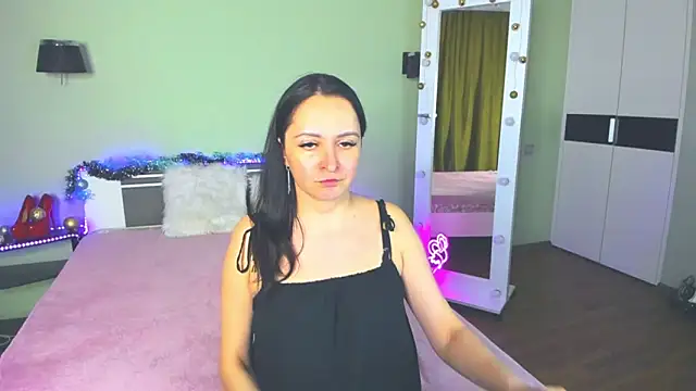 AngellLika online show from December 2024 01:01:02 PM