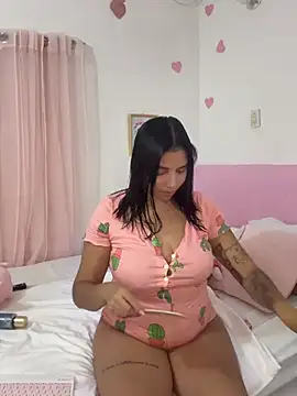 LucyMartelli online show from May 2026 01:00:01 AM
