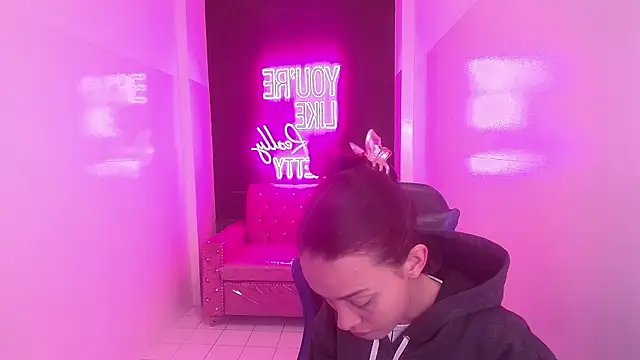 ailen t online show from December 2024 10:30:01 PM