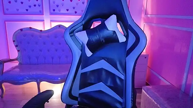 ailen t online show from November 2025 02:44:01 AM