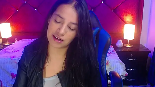 Julietacollins06 online show from April 2026 01:13:02 PM