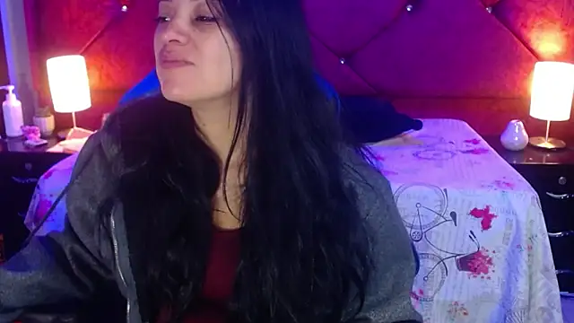 Julietacollins06 online show from April 2026 01:15:01 PM