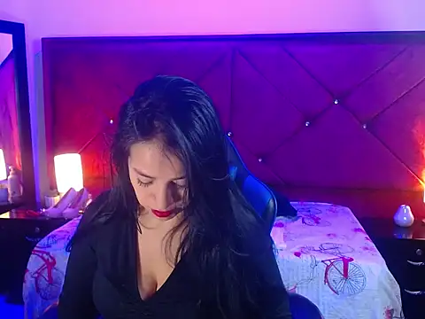 Julietacollins06 online show from May 2026 01:29:02 PM