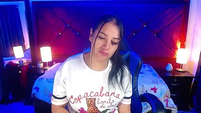 Julietacollins06 online show from May 2026 02:22:02 PM