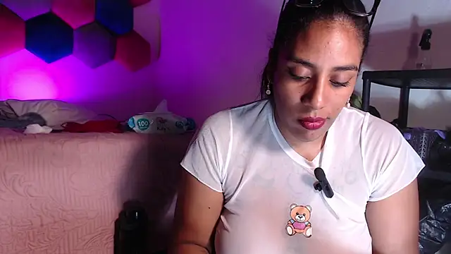 Snapshot of ViolethRammtein chatting on October 2025 09:20:01 AM ViolethRammtein online show from October 2025 09:20:01 AM