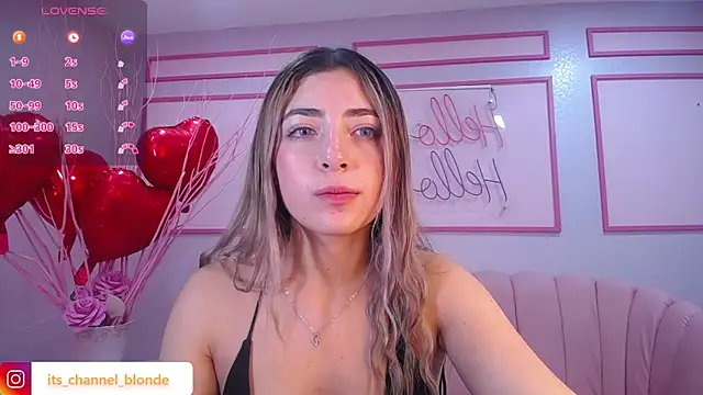 Snapshot of channel_blonde_a chatting on February 2025 01:58:01 AM channel blonde a online show from February 2025 01:58:01 AM