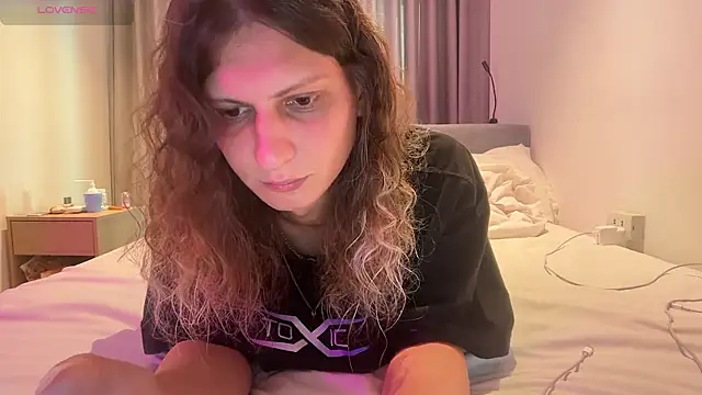 Snapshot of Alice_Pinkhead chatting on April 2026 07:58:02 AM Alice Pinkhead online show from April 2026 07:58:02 AM