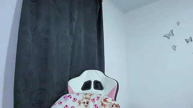 Snapshot of SophieWoods_ chatting on March 2025 01:46:02 AM SophieWoods online show from March 2025 01:46:02 AM