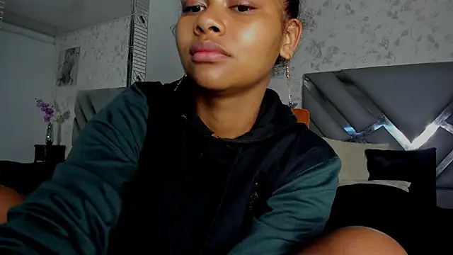 Snapshot of moon_HoneyX chatting on February 2025 12:24:02 PM moon HoneyX online show from February 2025 12:24:02 PM