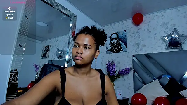 Snapshot of moon_HoneyX chatting on February 2025 01:06:01 PM moon HoneyX online show from February 2025 01:06:01 PM