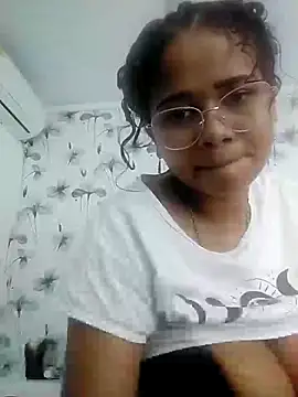 Snapshot of moon_HoneyX chatting on March 2025 03:27:01 PM moon HoneyX online show from March 2025 03:27:01 PM