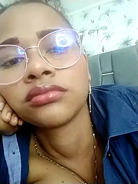 Snapshot of moon_HoneyX chatting on March 2025 03:37:02 PM moon HoneyX online show from March 2025 03:37:02 PM