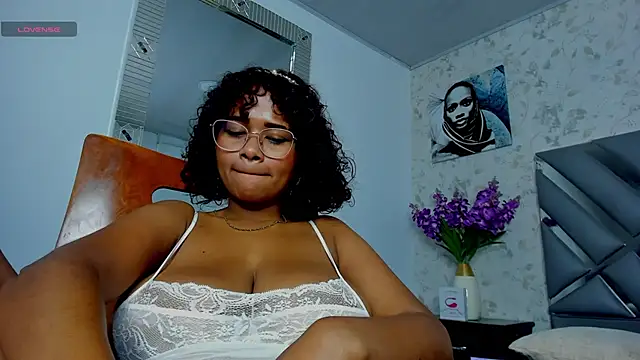 Snapshot of moon_HoneyX chatting on March 2025 05:07:02 PM moon HoneyX online show from March 2025 05:07:02 PM