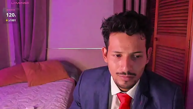 Nicholasrodrii online show from February 2026 09:48:02 PM