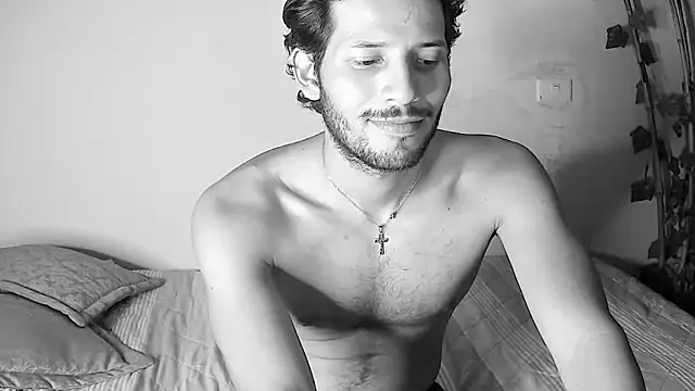 Nicholasrodrii online show from June 2026 11:35:02 PM