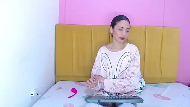 Snapshot of angelinabrookcm101 chatting on December 2024 08:49:02 PM angelinabrookcm101 online show from December 2024 08:49:02 PM