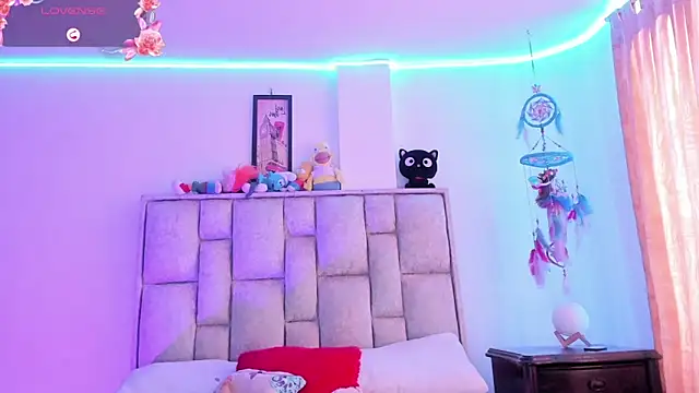 brianaGuzman online show from October 2025 05:12:01 PM