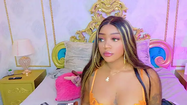 Snapshot of SalomeRestrepo chatting on February 2026 03:25:02 AM SalomeRestrepo online show from February 2026 03:25:02 AM