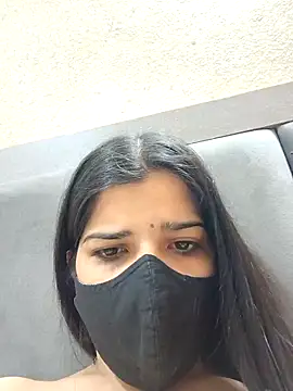 Snapshot of aaliya_bhattt chatting on January 2025 11:39:01 AM aaliya bhattt online show from January 2025 11:39:01 AM