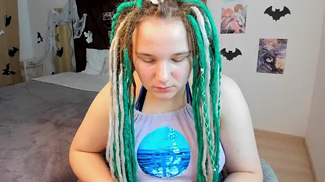 Snapshot of GloriaHylivi chatting on December 2024 03:27:01 PM GloriaHylivi online show from December 2024 03:27:01 PM