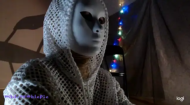 madcrumblepie online show from December 2024 10:56:01 PM