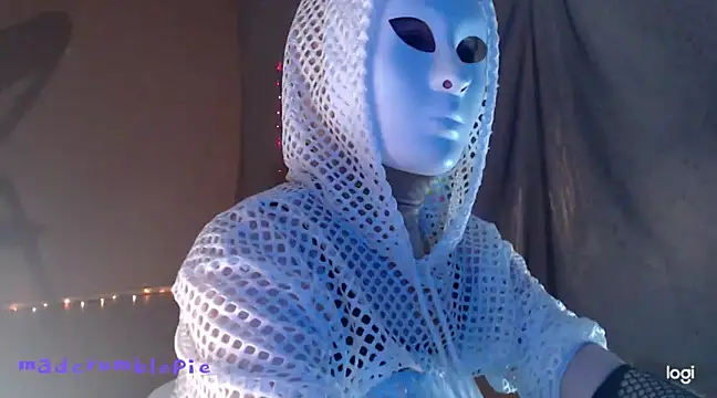 madcrumblepie online show from January 2025 07:42:02 PM