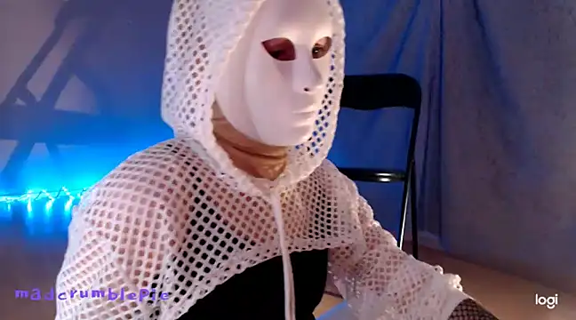 madcrumblepie online show from February 2025 08:05:02 PM
