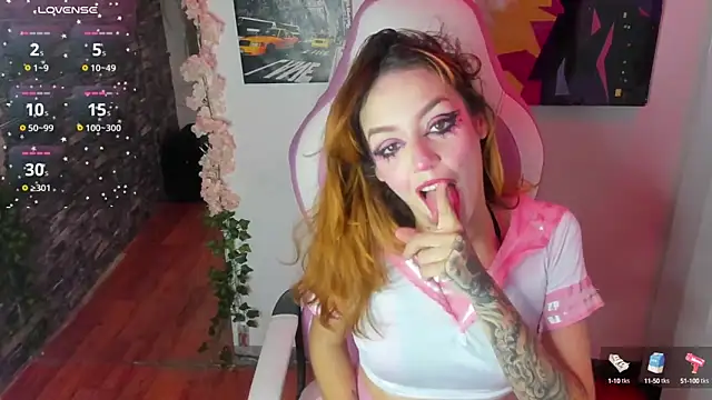 Snapshot of katt__black__ chatting on October 2025 09:04:02 PM katt black online show from October 2025 09:04:02 PM