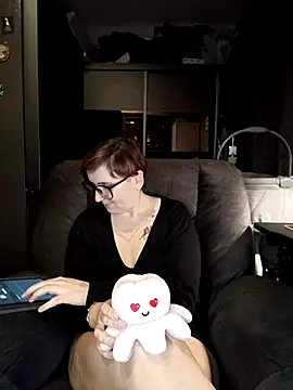 Snapshot of Marie1992PL chatting on February 2025 04:14:02 PM Marie1992PL online show from February 2025 04:14:02 PM