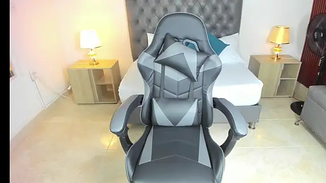 irantzu hank online show from December 2024 12:27:01 PM