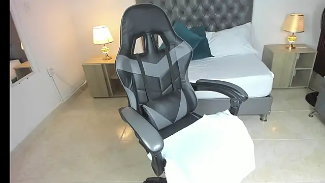 irantzu hank online show from December 2024 03:31:02 PM