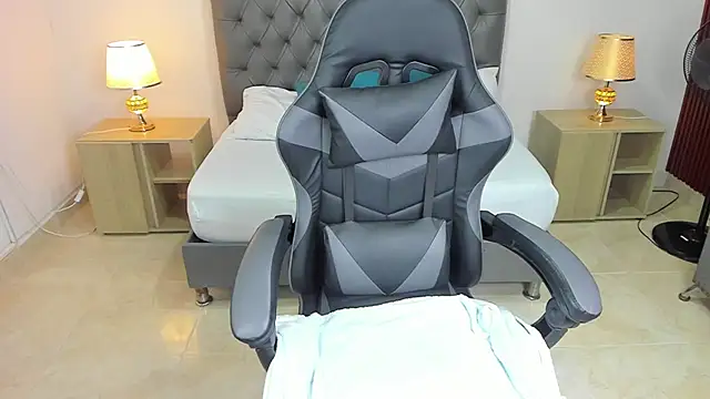 irantzu hank online show from December 2024 12:27:02 PM