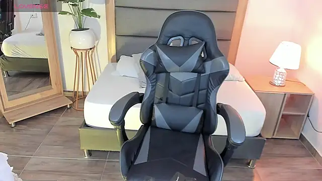 irantzu hank online show from February 2025 12:32:01 PM