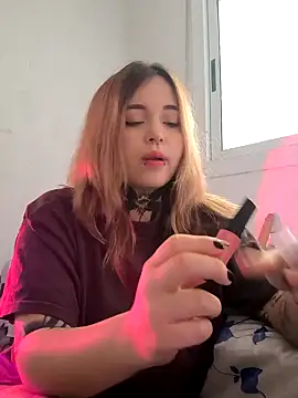 Snapshot of Alice_Klein chatting on January 2025 04:19:02 PM Alice Klein online show from January 2025 04:19:02 PM