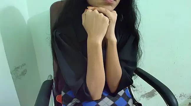 Snapshot of Srabontii chatting on February 2025 10:15:02 PM Srabontii online show from February 2025 10:15:02 PM