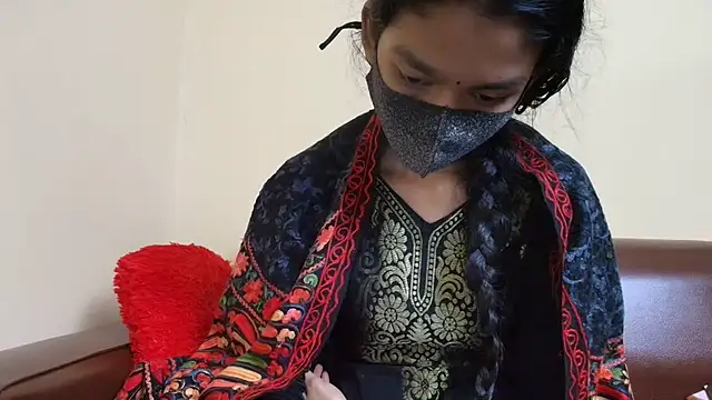 Srabontii online show from December 2025 06:47:02 PM