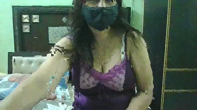 Snapshot of couplesuni chatting on July 2026 03:35:02 AM couplesuni online show from July 2026 03:35:02 AM