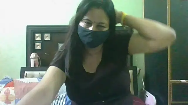 Snapshot of couplesuni chatting on August 2026 10:21:02 AM couplesuni online show from August 2026 10:21:02 AM