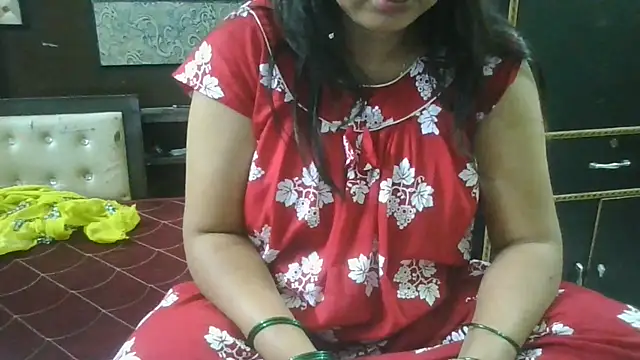 Snapshot of couplesuni chatting on August 2026 12:32:02 PM couplesuni online show from August 2026 12:32:02 PM