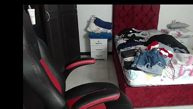 Snapshot of kayla_k18 chatting on December 2024 05:56:02 AM kayla k18 online show from December 2024 05:56:02 AM