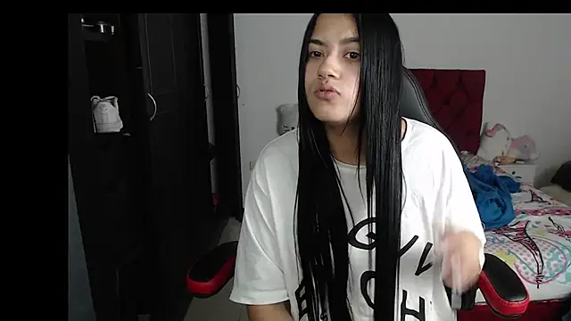 Snapshot of kayla_k18 chatting on January 2025 06:31:01 PM kayla k18 online show from January 2025 06:31:01 PM