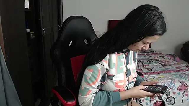 Snapshot of kayla_k18 chatting on February 2025 08:47:02 PM kayla k18 online show from February 2025 08:47:02 PM