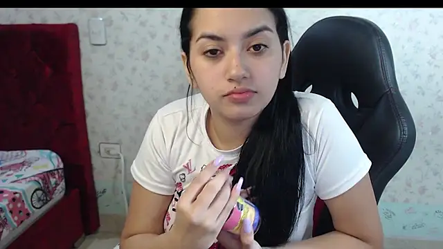 Snapshot of kayla_k18 chatting on October 2025 04:10:02 AM kayla k18 online show from October 2025 04:10:02 AM