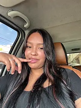 Snapshot of _NINA chatting on October 2025 02:39:02 PM NINA online show from October 2025 02:39:02 PM