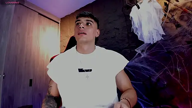 Snapshot of joseph_boy chatting on October 2025 11:29:01 AM joseph boy online show from October 2025 11:29:01 AM