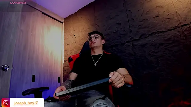 Snapshot of joseph_boy chatting on November 2025 11:44:01 AM joseph boy online show from November 2025 11:44:01 AM