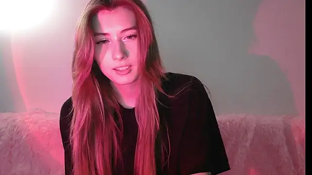 Snapshot of ErikaShyy chatting on December 2024 04:51:01 PM ErikaShyy online show from December 2024 04:51:01 PM