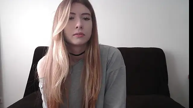 Snapshot of ErikaShyy chatting on October 2025 11:29:01 AM ErikaShyy online show from October 2025 11:29:01 AM