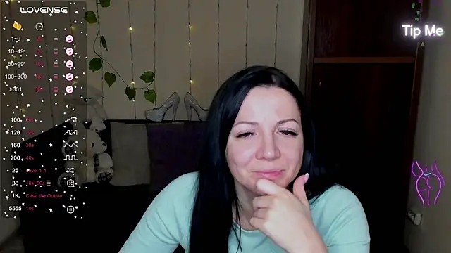 Snapshot of Alika_lorens_talk chatting on December 2024 06:28:02 AM Alika lorens talk online show from December 2024 06:28:02 AM