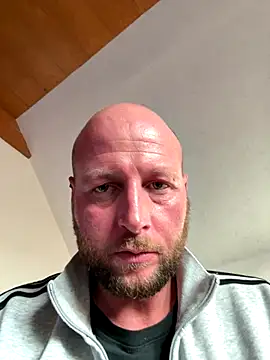 nikeaddicted2 online show from November 2025 02:00:01 PM